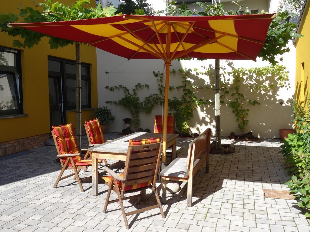 Fewo Mit 2 Schlafzimmern, Wohnkueche, Terrasse Bonn Exterior foto